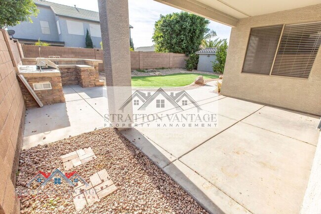 Building Photo - 16627 W McKinley St