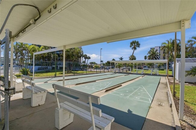 Building Photo - 7540 Bay Island Dr S