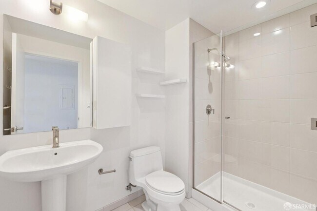 Building Photo - 338 Spear St