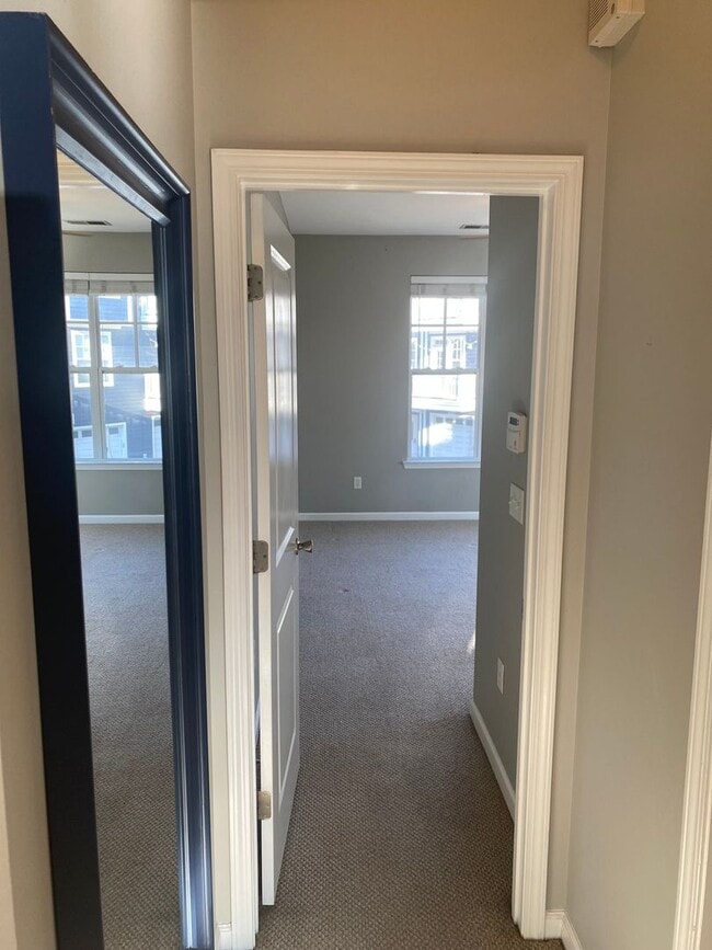 Building Photo - 1505 Walnut View Dr