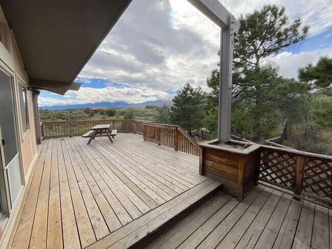 Building Photo - 5 Bedroom Home, 4.61 Acres, Available Near W Woodmen Rd & Westwood Rd!