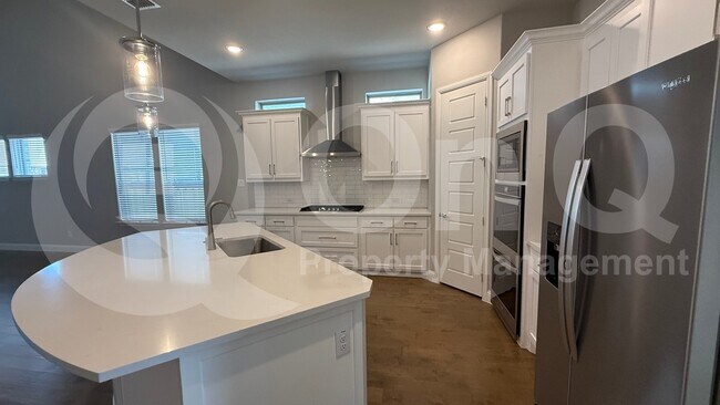 Building Photo - 3508 Covedale Blvd