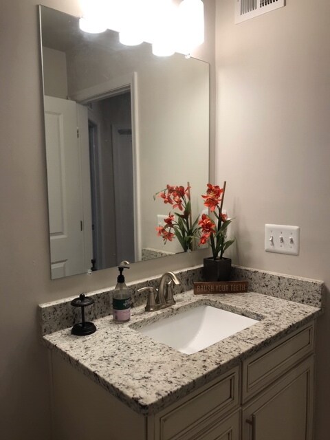 full bath - 624 Heathland Trl