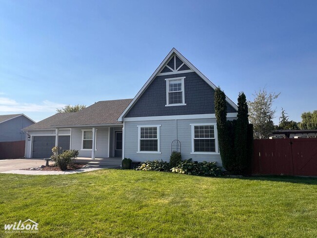 Building Photo - Stylish 4-Bed West Valley Home with Bonus ...