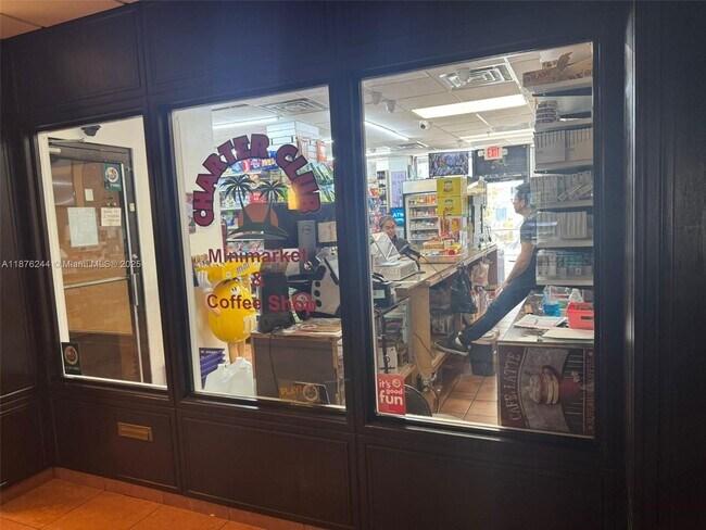 Building Photo - 600 NE 36th St