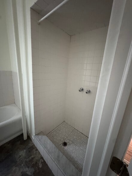 Building Photo - 1131 86th St