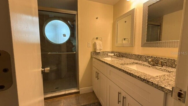 Building Photo - 5003 Laguna Bay Cir