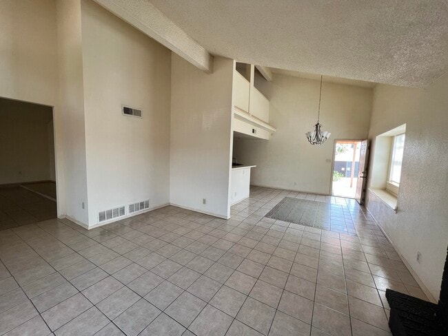 Building Photo - 12116 El Greco Cir