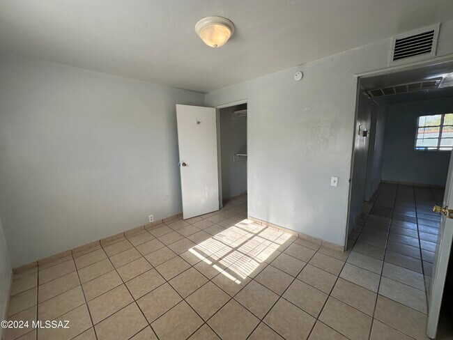 Building Photo - 2907 N Castro Ave