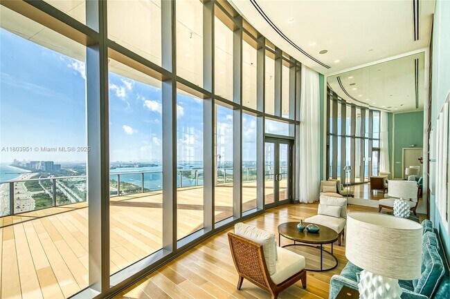 Building Photo - 15701 Collins Ave