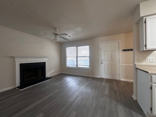 Building Photo - 2909 Spring Garden St