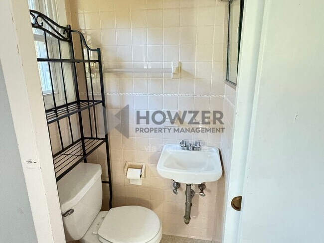 Building Photo - 20 Ellis Dr