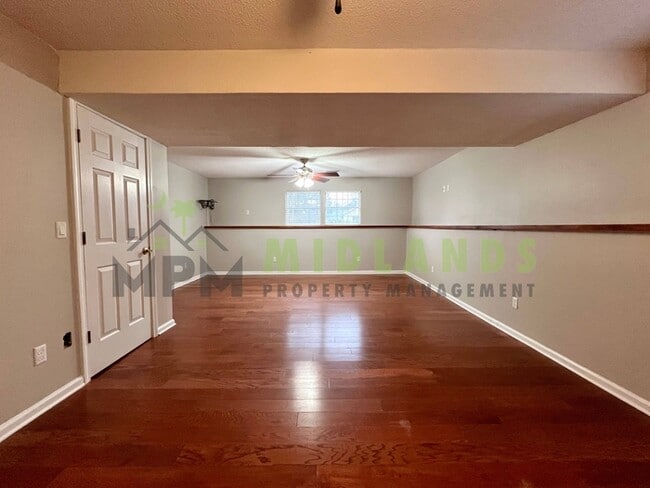 Building Photo - 844 Bentley Dr