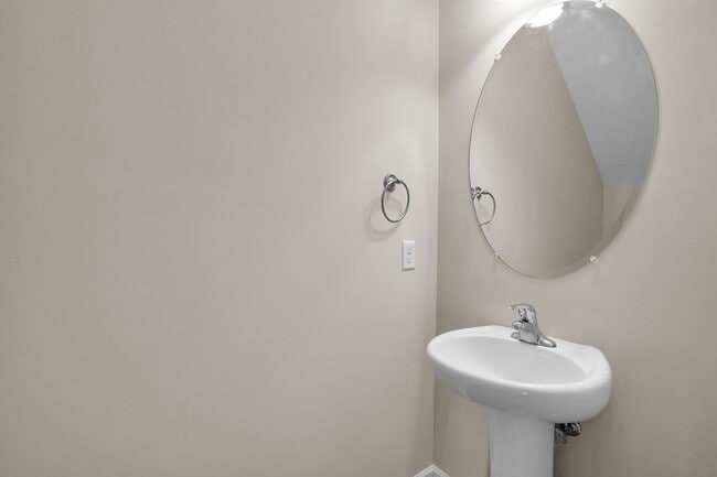 Building Photo - Like New Home for Rent in Hinesville!