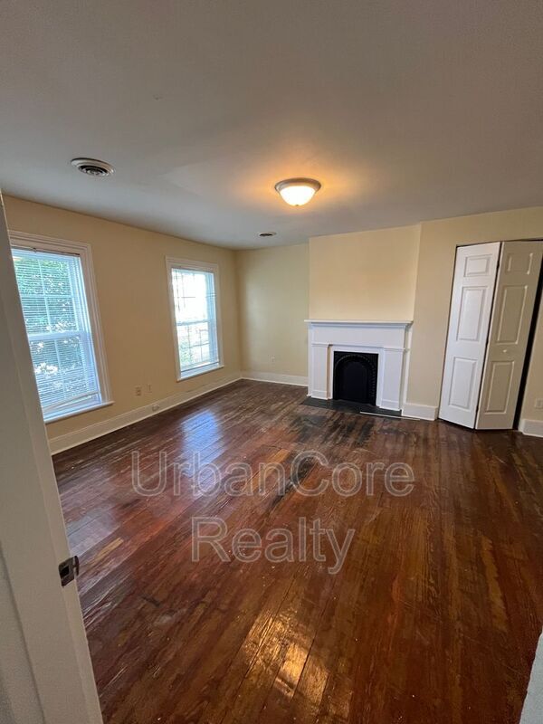 Building Photo - 805 N 26th St