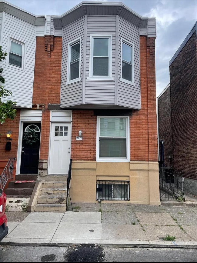 Building Photo - 2211 Cantrell St