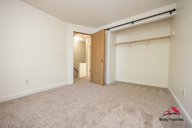 Building Photo - 5147 NE Killingsworth St