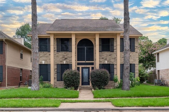 Primary Photo - 16122 Cairngorm Ave