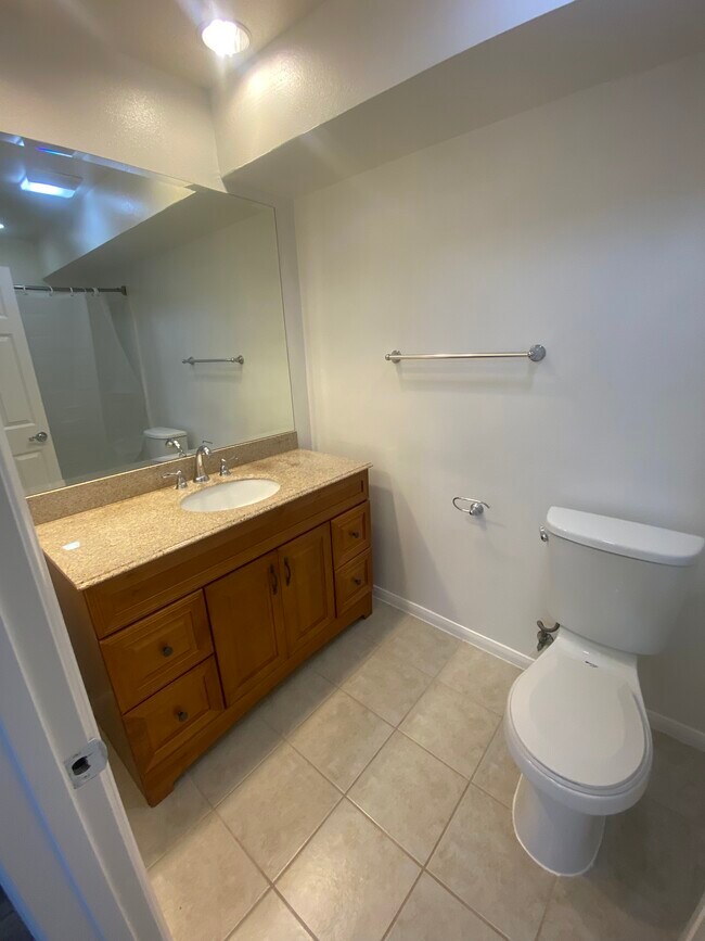 Building Photo - 21529 Saticoy St