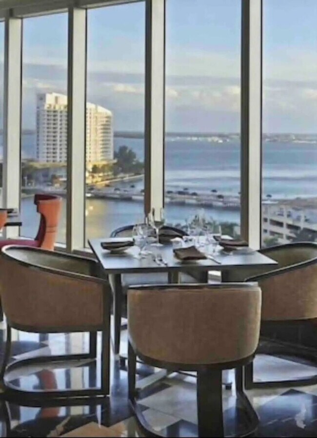 Building Photo - 481 Brickell Ave