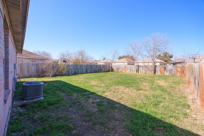 Building Photo - Charming 3-Bedroom Home Near Lackland AFB!