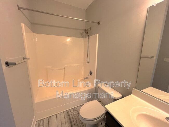 Building Photo - 841 Seigle Point Dr