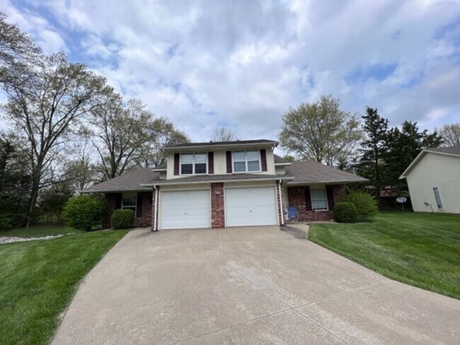Building Photo - Steamboat Ln - 1601