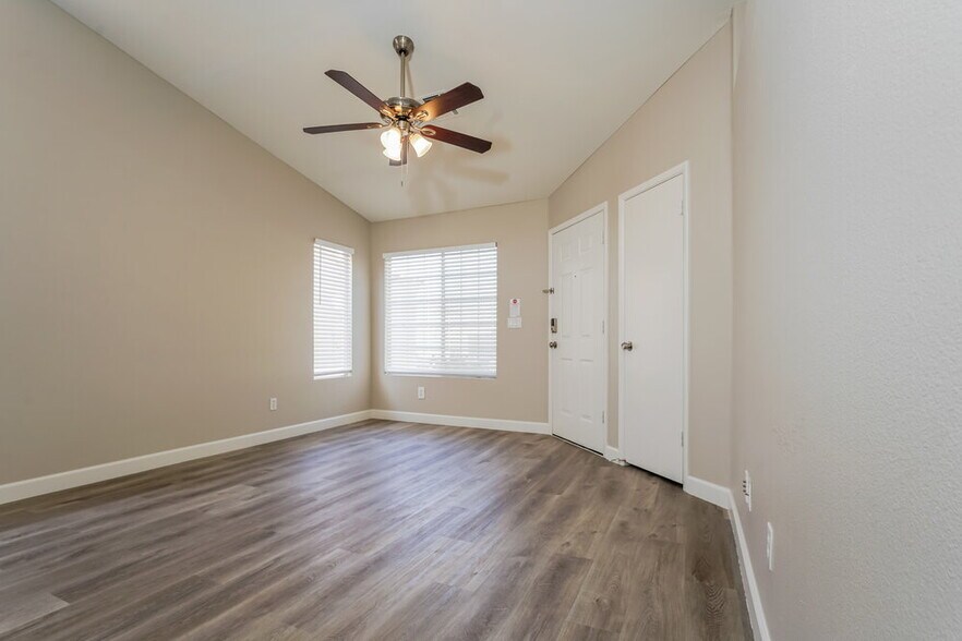 Building Photo - 3639 Covewick Dr