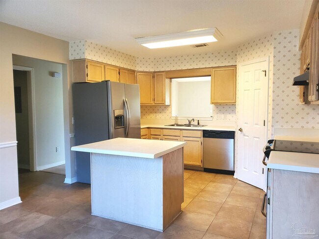 Building Photo - 9000 Bluebay Ln