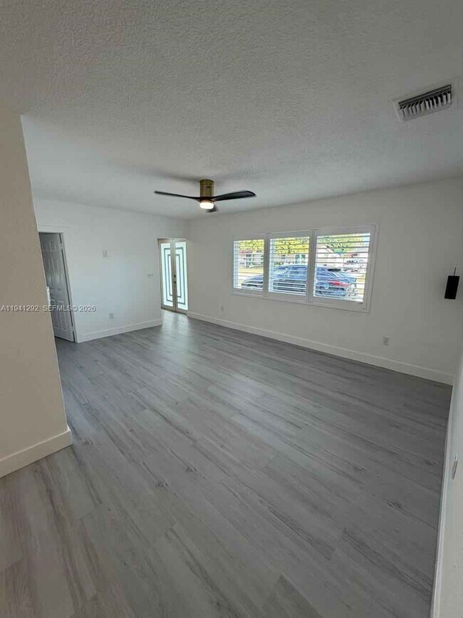 Building Photo - Southwest 96th Avenue, Miami, FL 33165 - 3 BR 2 BA single-family home