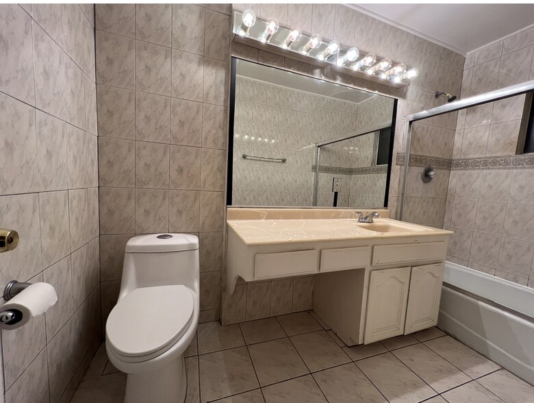 Building Photo - 11849 Allard St