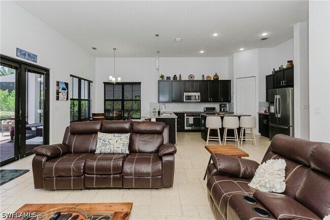 Building Photo - 5169 Roma St S