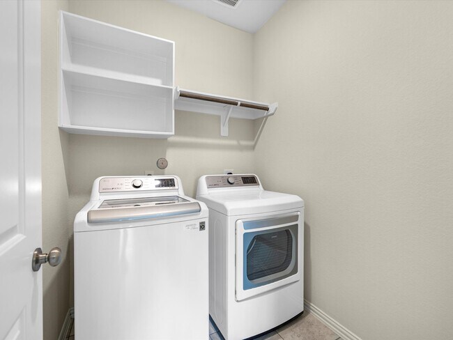 Building Photo - 15211 Montezuma Quail Dr