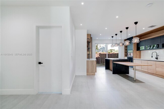 Building Photo - 11583 NW 69th Terrace