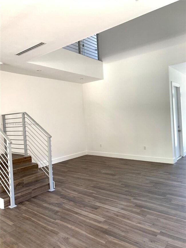 Building Photo - 2852 SW 32nd Ct