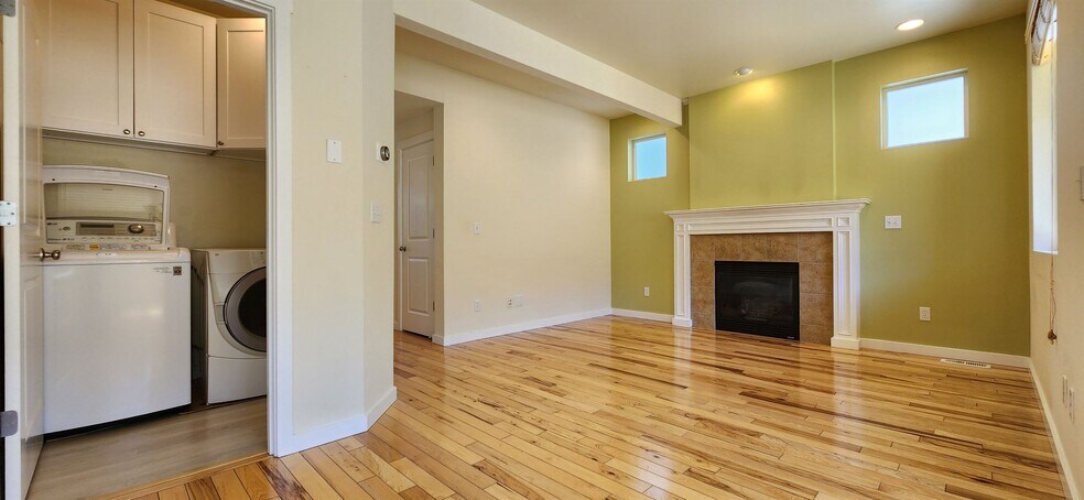 Building Photo - 2567 NE Kensington Ct