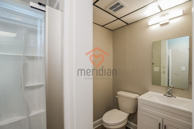 Building Photo - 1BR Furnished and All utilities included!