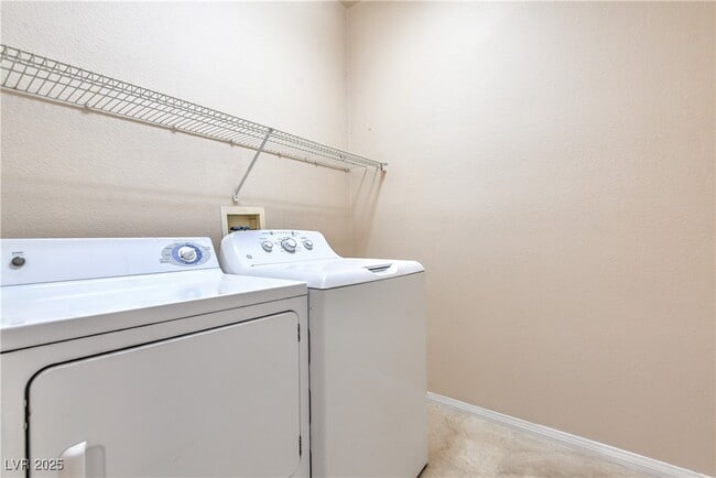 Building Photo - 5817 Golden Wing St