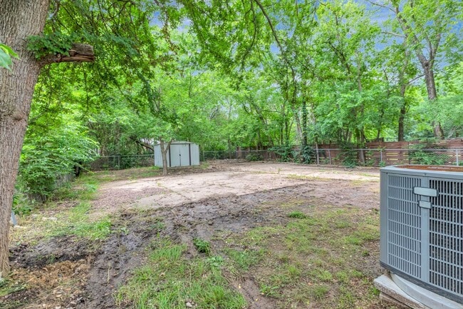 Building Photo - Updated Greenville Home
