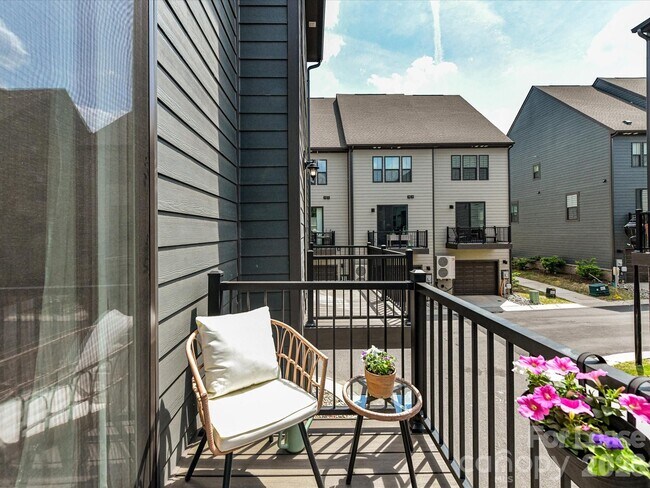 Building Photo - 408 Tristram Ln