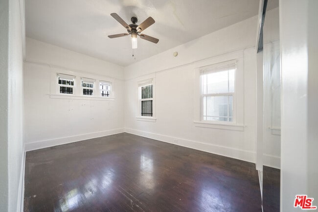 Building Photo - 1417 12th Ave