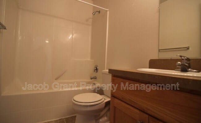 Building Photo - 1580 N Stevens Dr