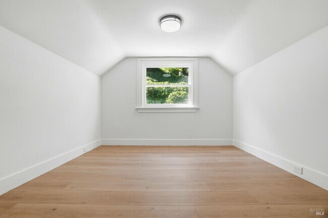 Building Photo - 172 Bella Vista Ave