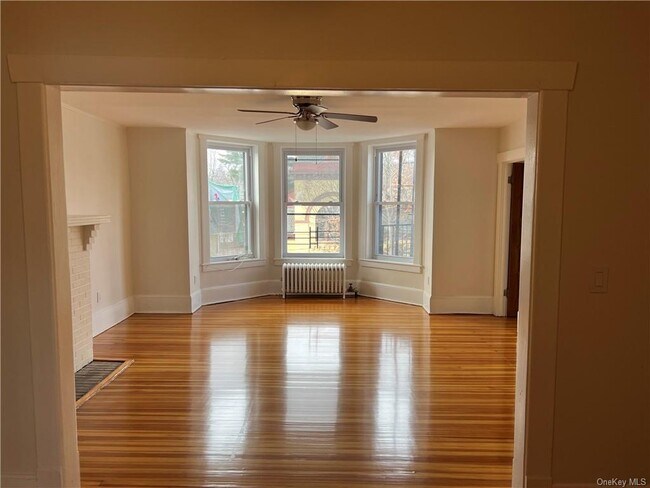 Building Photo - 172 Grand St