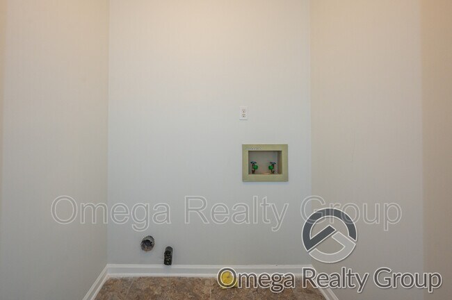 Building Photo - 6616 E Aberdeen Dr