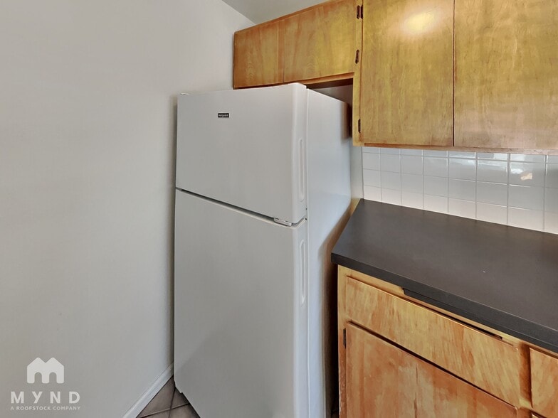 Building Photo - 705 NE 108th Ave