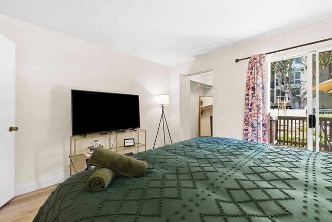 Building Photo - 6202 Friars Rd