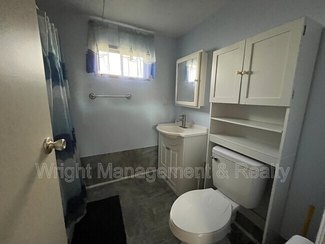 Building Photo - 2050 Lullaby Dr