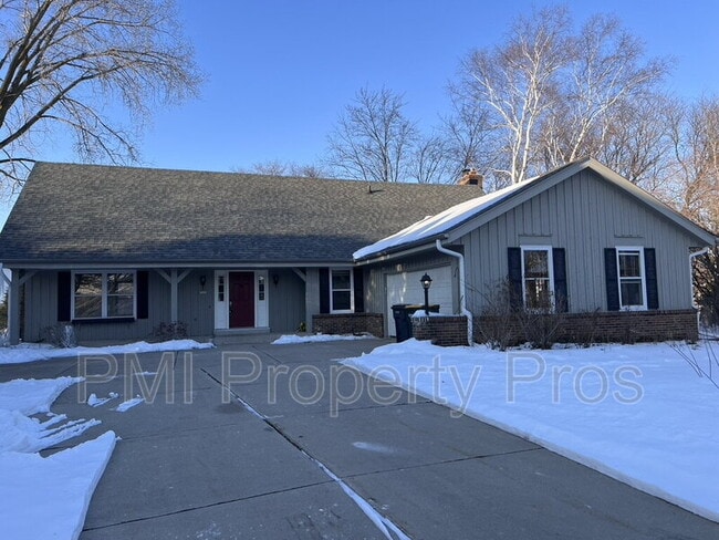 Primary Photo - 3204 Chateau Ct
