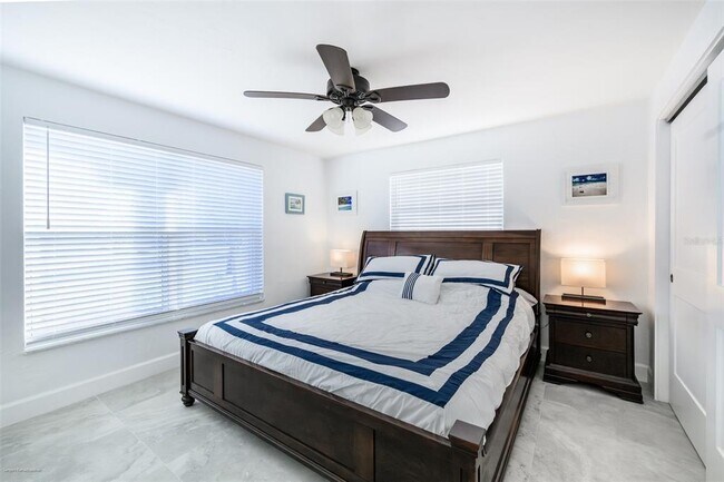 Building Photo - 149 Crescent Dr